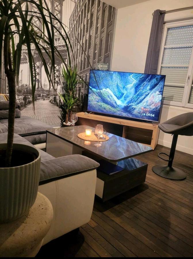 T2 Cosy Autonome H24 Parking Prive Attenant Tv 165Cm Netflix Wi-Fi Au Rez-De-Chaussee Alencon Bagian luar foto